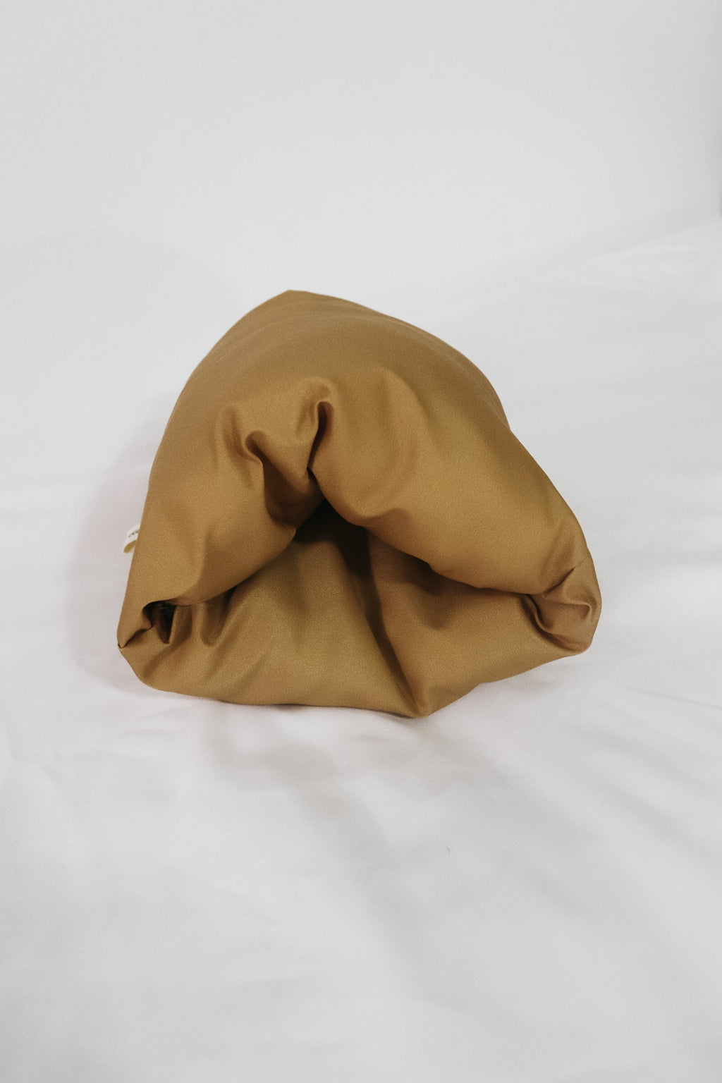 Clay Wipeable Cradle Arm Pillow