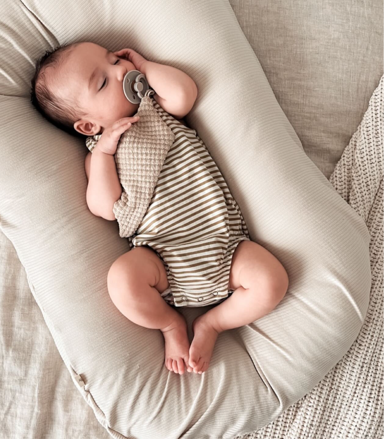 Oat Ribbed Baby Lounger Cover