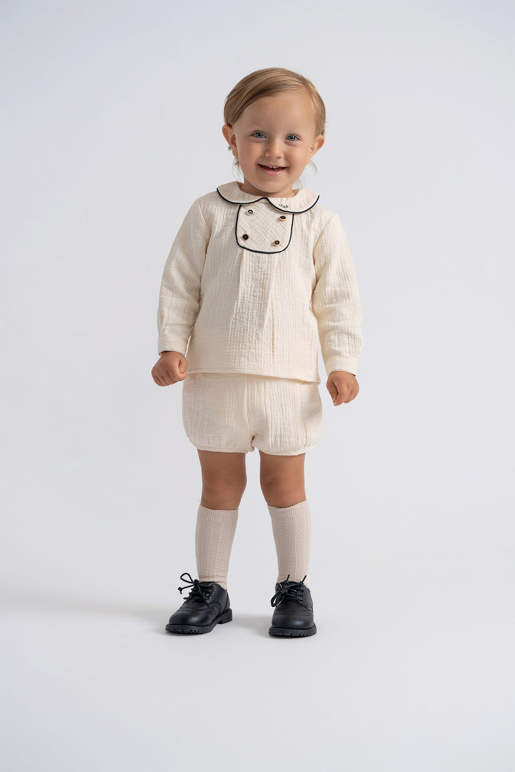 Crest Embroidered Set