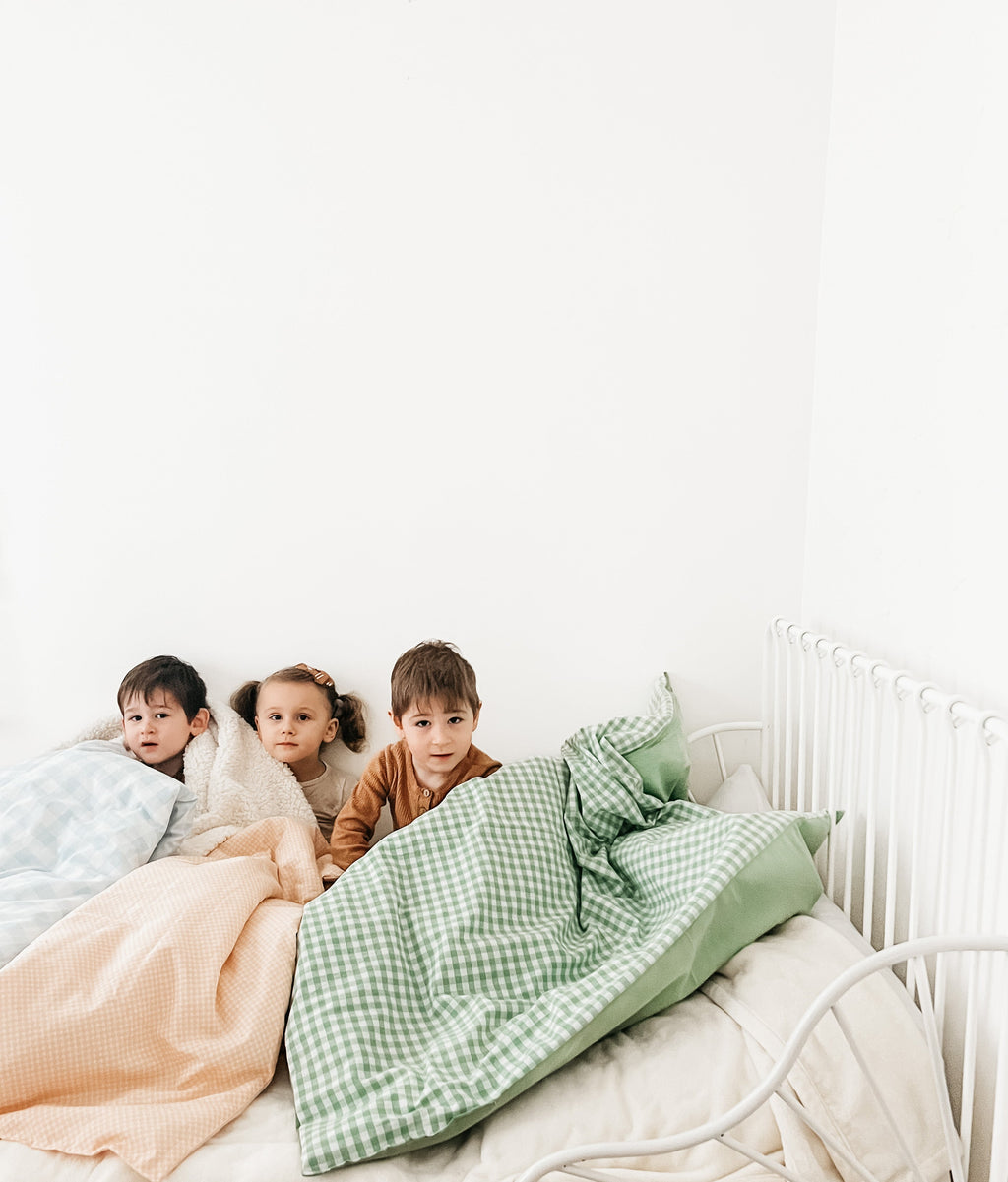 Ivy Gingham Quilted Blanket